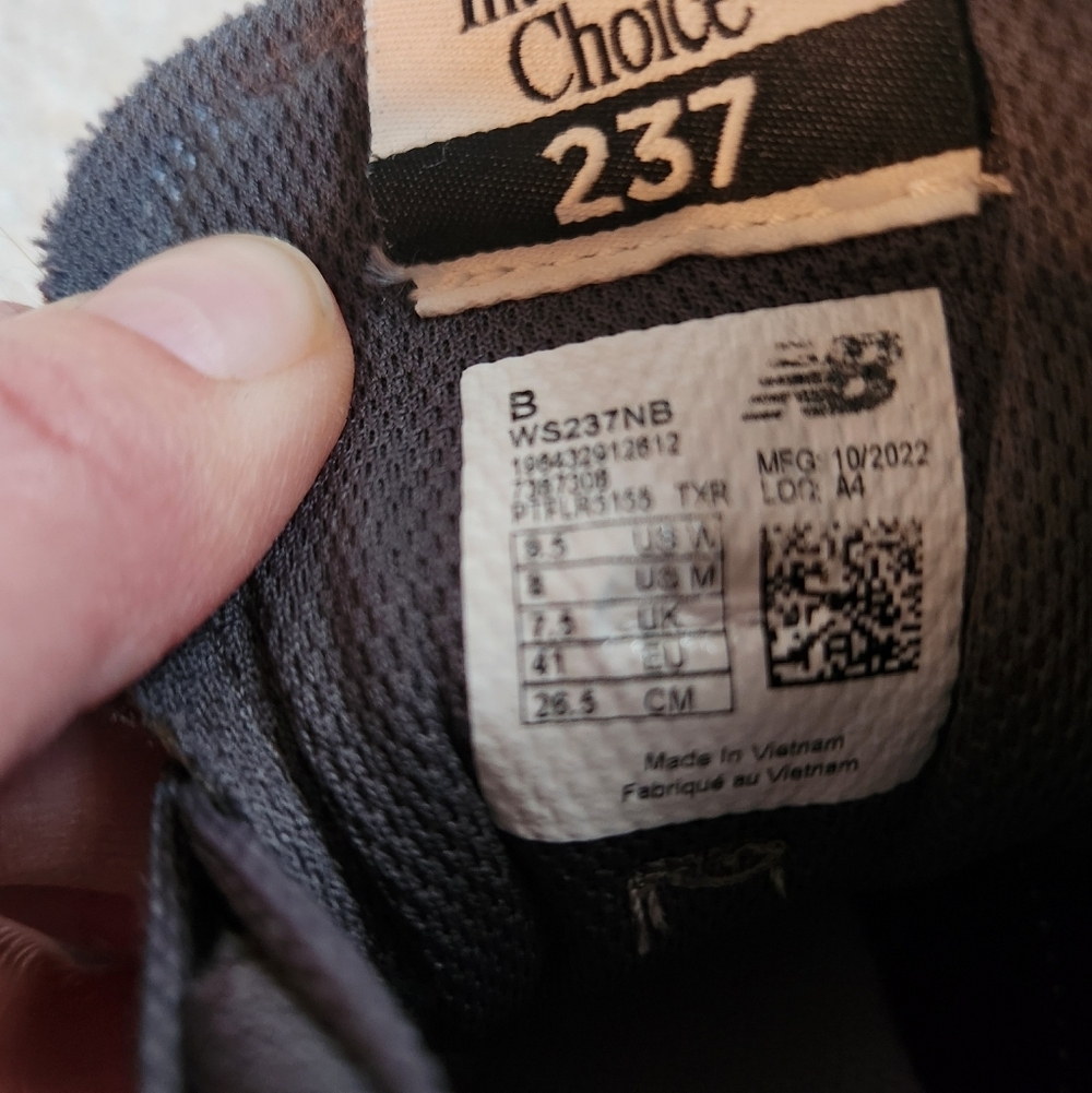 New Balance Women’s Black Retro Runner Sneakers Size 9.5 - Picture 8 of 8